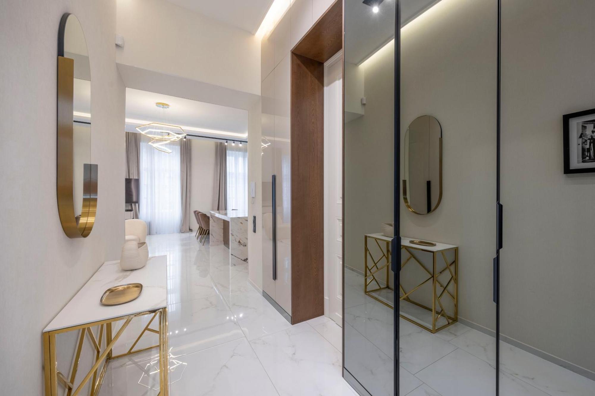 Luxurious High-End Central Grand Residence Next To The Basilica Budapest Exterior photo